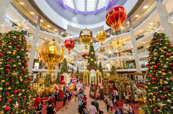 Centre commercial bondé à Noël - Opérations du magasin